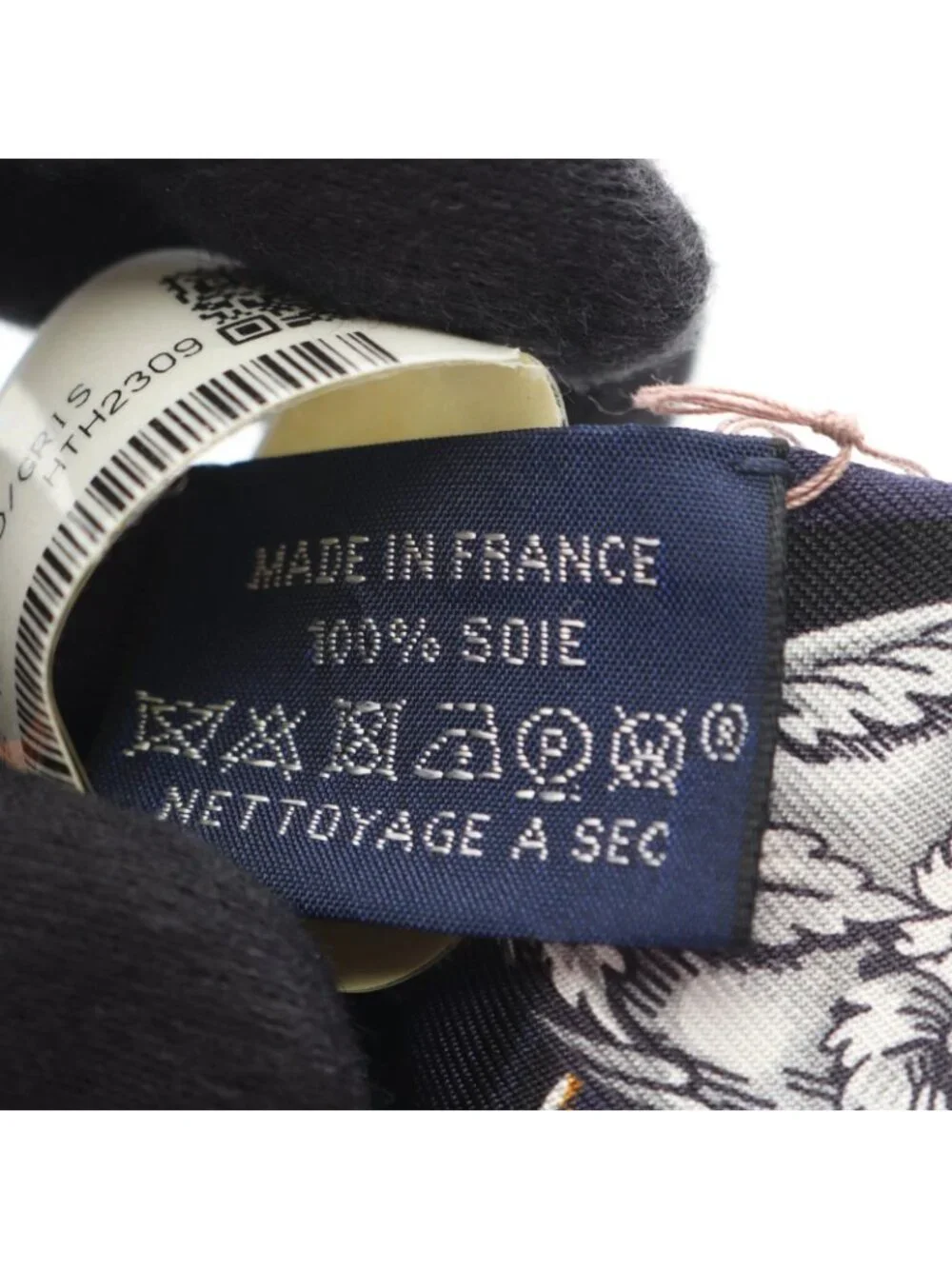 Hermes Scarf Twill Cavalcades Ribbon Silk - Picture 5 of 5